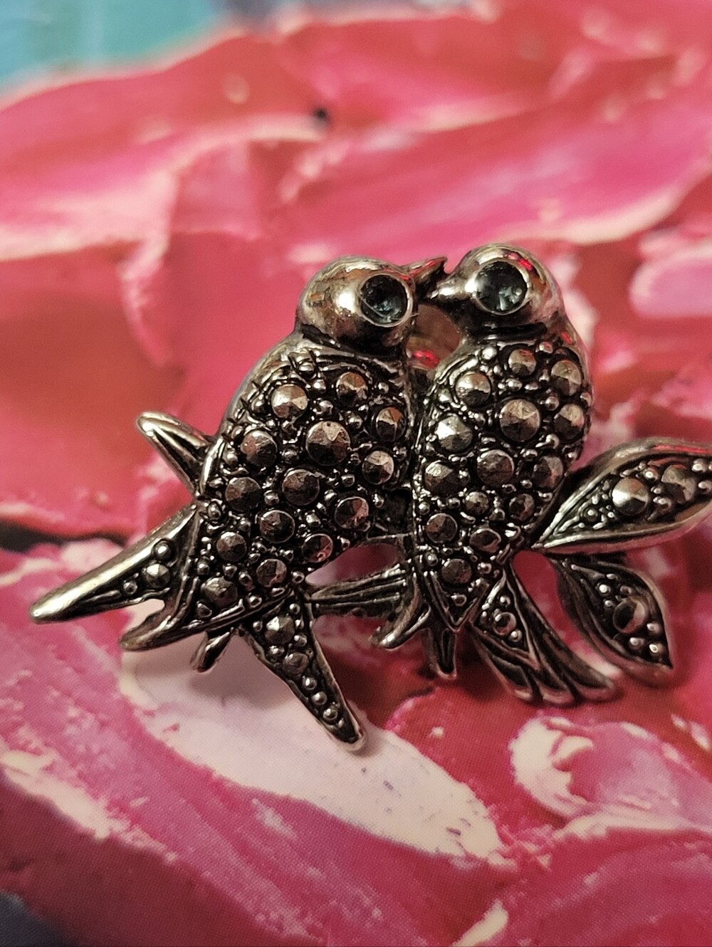 Vintage Avon Love Birds Marcasite Rhinestone Eyes Silver Tone Brooch Pin Lapel